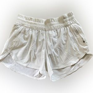 Lululemon Tracker Short V 4” White Size 6